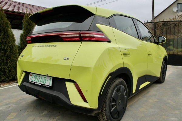 Брестский блогер Василий Пошелюк о BYD Seagull: «Больше 130 км/ч не едет. Зато может вскипятить чайник!»