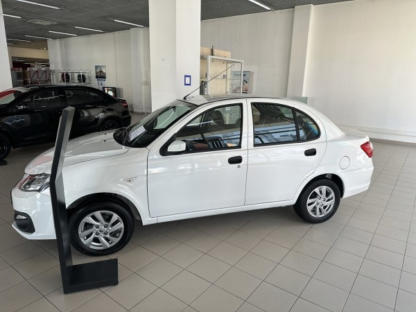 Тачка недели. В Беларуси уже можно купить новые машины иранской Saipa. Что по ценам?