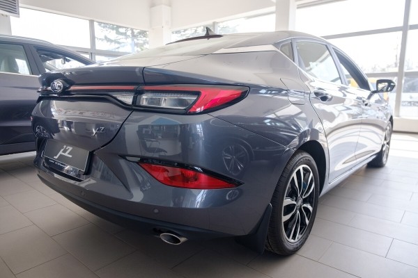 «Месяц-два можем не повышать цены». Как изменятся прайсы новых авто в ближайшее время