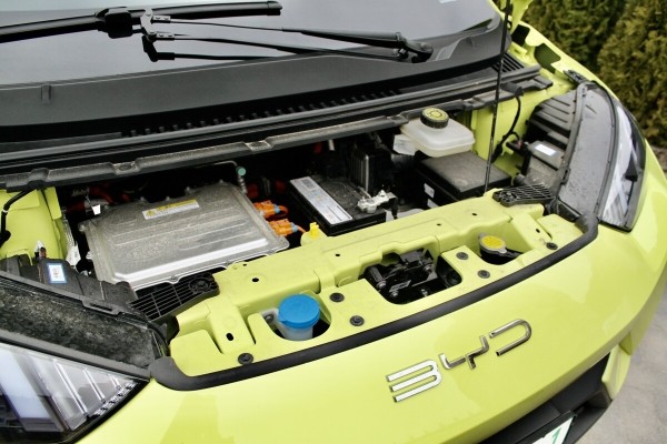 Брестский блогер Василий Пошелюк о BYD Seagull: «Больше 130 км/ч не едет. Зато может вскипятить чайник!»