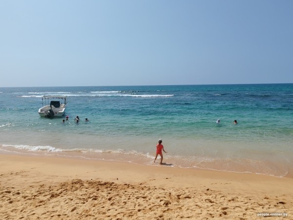 Двое суток провели в самолете — оно того стоило? Слетали на тропический остров посреди зимы и делимся впечатлениями