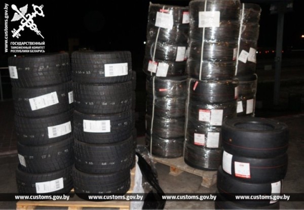 В Беларусь ввозили запчасти для гоночных машин. Брестские таможенники не засчитала попытку В Беларусь ввозили запчасти для гоночных машин. Брестские таможенники не засчитала попытку