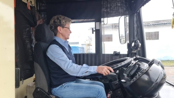 В Бресте в канун международного женского дня на линию стал выходить тематический праздничный троллейбус