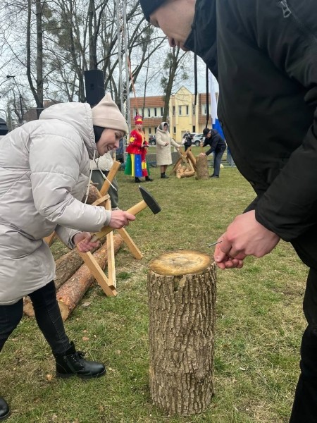В Бресте проходят народные гуляния «Широкая масленица». Фоторепортаж