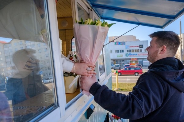 Белорус рассказал, сколько можно заработать на цветах 8 марта Белорус рассказал, сколько можно заработать на цветах 8 марта