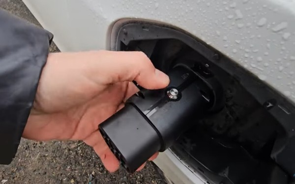 Брестский блогер Василий Пошелюк о BYD Seagull: «Больше 130 км/ч не едет. Зато может вскипятить чайник!»