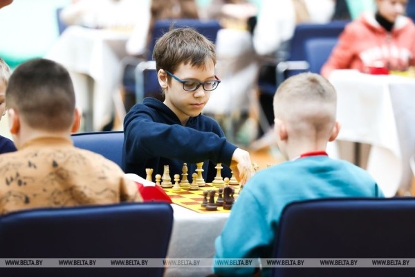 В Бресте проходит финал областных соревнований среди детей и подростков по шахматам «Белая ладья»