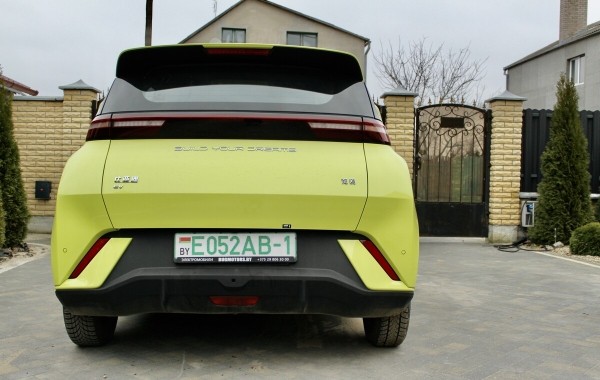 Брестский блогер Василий Пошелюк о BYD Seagull: «Больше 130 км/ч не едет. Зато может вскипятить чайник!»