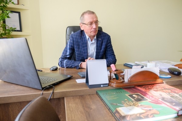 «Месяц-два можем не повышать цены». Как изменятся прайсы новых авто в ближайшее время