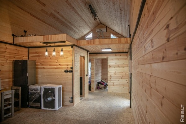 Белорус втайне построил на даче стильный дом и подарил его жене Белорус втайне построил на даче стильный дом и подарил его жене