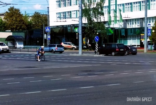 Как проехать дорогу на велосипеде, и за что можно получить крупный штраф