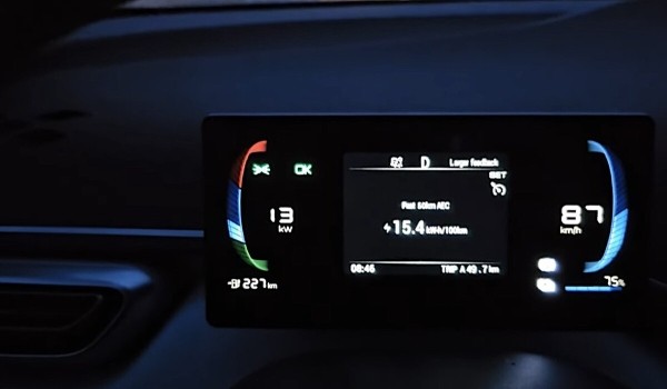 Брестский блогер Василий Пошелюк о BYD Seagull: «Больше 130 км/ч не едет. Зато может вскипятить чайник!»