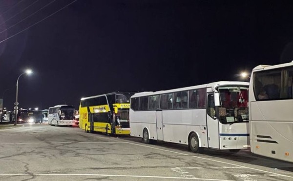 А так можно было? Автоперевозчик придумал, как сократить для пассажиров время ожидания на границе