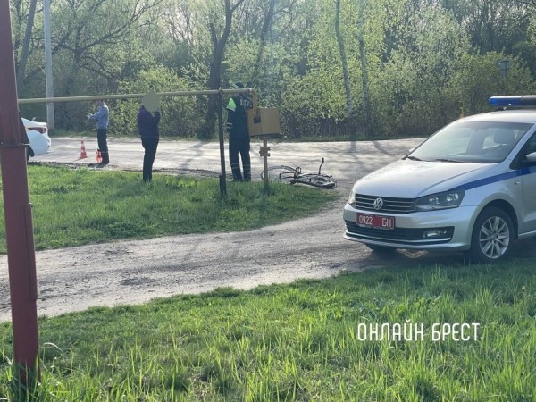 В Бресте таксист сбил велосипедиста. Фото с места ДТП