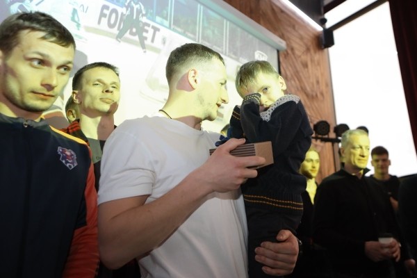 ХК «Брест» закрыл сезон душевной встречей с болельщиками