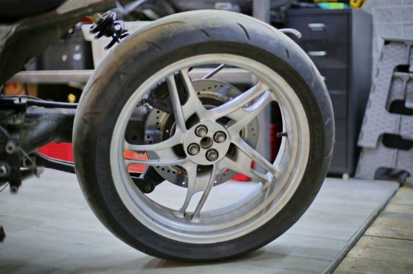 Рассказываем, как белорус примостил мотор 1.4 TDI от VW Polo на мотоцикл Рассказываем, как белорус примостил мотор 1.4 TDI от VW Polo на мотоцикл