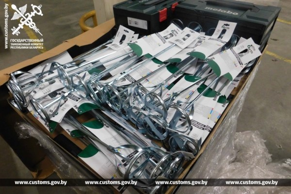 Комплектующие к строительным инструментам на сумму 205 тыс. рублей пытались незаконно ввезти в РБ. Нарушение выявили брестские таможенники