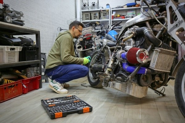 Рассказываем, как белорус примостил мотор 1.4 TDI от VW Polo на мотоцикл Рассказываем, как белорус примостил мотор 1.4 TDI от VW Polo на мотоцикл