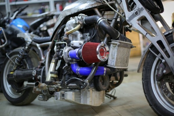 Рассказываем, как белорус примостил мотор 1.4 TDI от VW Polo на мотоцикл Рассказываем, как белорус примостил мотор 1.4 TDI от VW Polo на мотоцикл