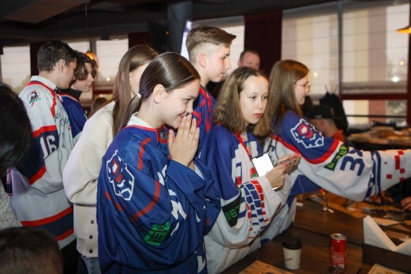 ХК «Брест» закрыл сезон душевной встречей с болельщиками