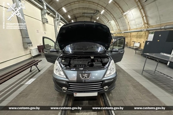 Брестские таможенники установили преступную схему ввоза европейских авто Брестские таможенники установили преступную схему ввоза европейских авто