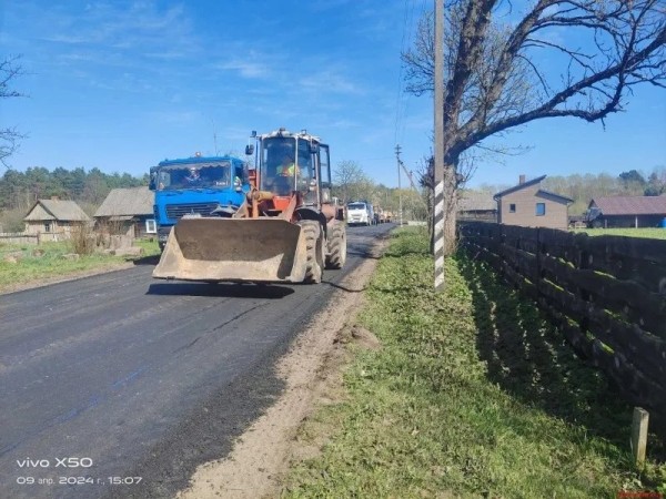 Новый асфальт в деревне Богуславка Малоритского района уложили за три дня