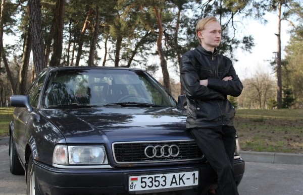 19-летний студент за год проехал более 40 000 км на отцовской Audi 80. А затем купил себе такую же!