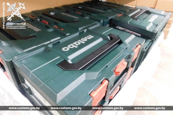 Комплектующие к строительным инструментам на сумму 205 тыс. рублей пытались незаконно ввезти в РБ. Нарушение выявили брестские таможенники