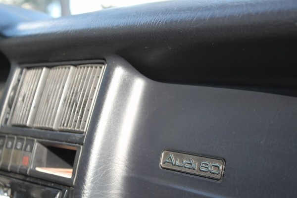 19-летний студент за год проехал более 40 000 км на отцовской Audi 80. А затем купил себе такую же!