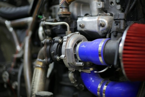 Рассказываем, как белорус примостил мотор 1.4 TDI от VW Polo на мотоцикл Рассказываем, как белорус примостил мотор 1.4 TDI от VW Polo на мотоцикл