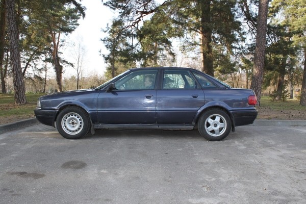 19-летний студент за год проехал более 40 000 км на отцовской Audi 80. А затем купил себе такую же!