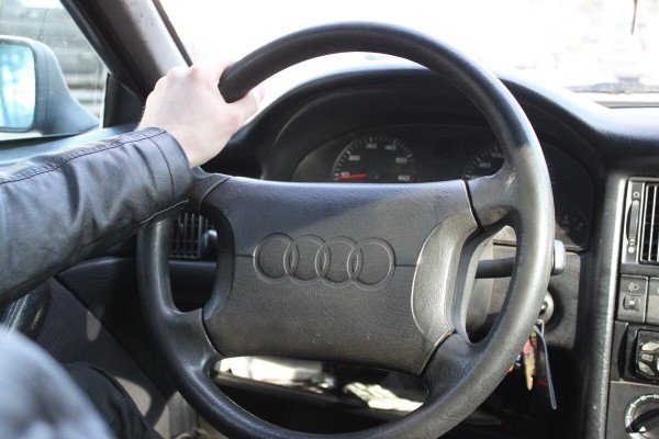 19-летний студент за год проехал более 40 000 км на отцовской Audi 80. А затем купил себе такую же!