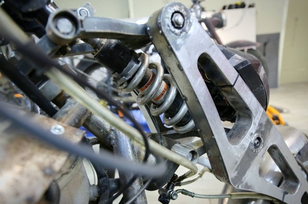 Рассказываем, как белорус примостил мотор 1.4 TDI от VW Polo на мотоцикл Рассказываем, как белорус примостил мотор 1.4 TDI от VW Polo на мотоцикл