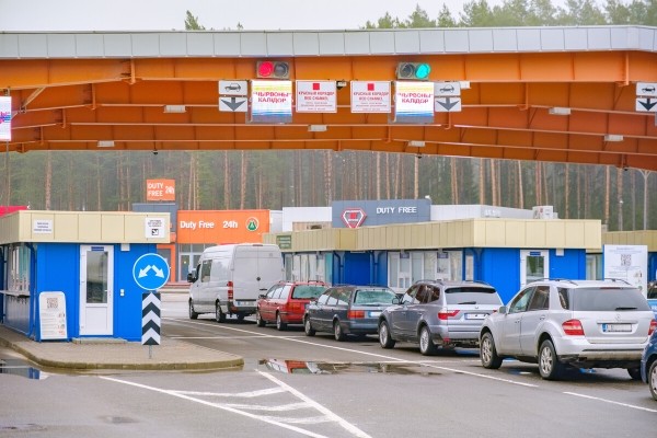 Как провезти в Беларусь авто из Европы с объёмом двигателя выше 1,9 литра? Узнали у тех, кто смог