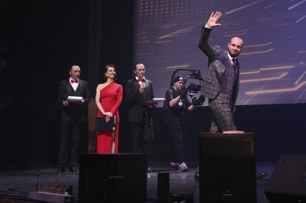 «Машина пролетела 21 метр». Трюк белорусского каскадера получил престижную премию