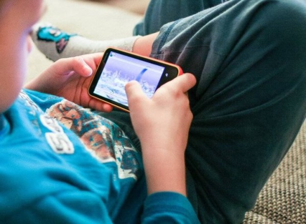 Потратил более 23 тысяч рублей.  В Беларуси школьник расплачивался чужой банковской картой