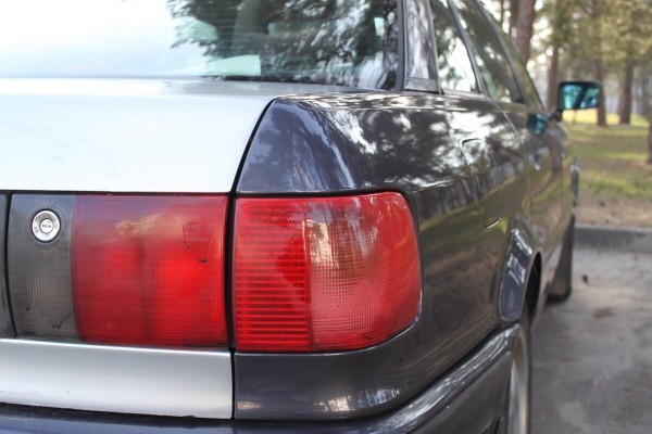 19-летний студент за год проехал более 40 000 км на отцовской Audi 80. А затем купил себе такую же!