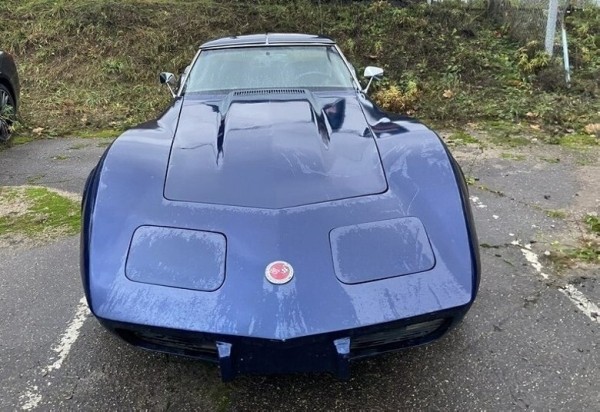 48-летний Chevrolet Corvette продали на аукционе Беларуси. Вот за сколько 48-летний Chevrolet Corvette продали на аукционе Беларуси. Вот за сколько