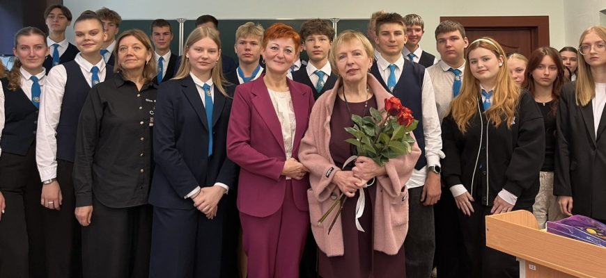 Свята паэзіі прайшло ў Віцебскай школе з нагоды Дня настаўніка