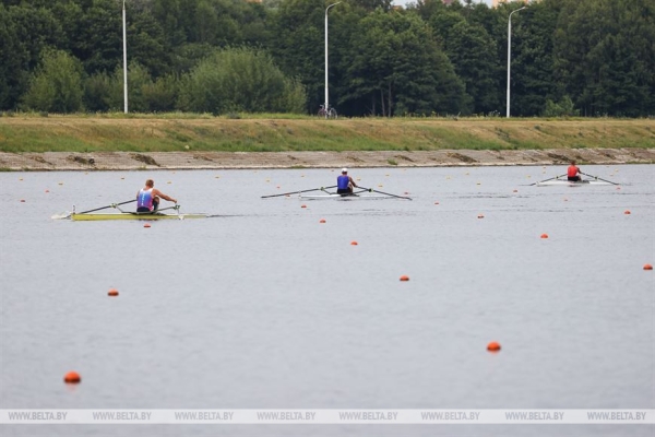 Более 200 гребцов из Беларуси и России соревнуются на открытом чемпионате в Бресте