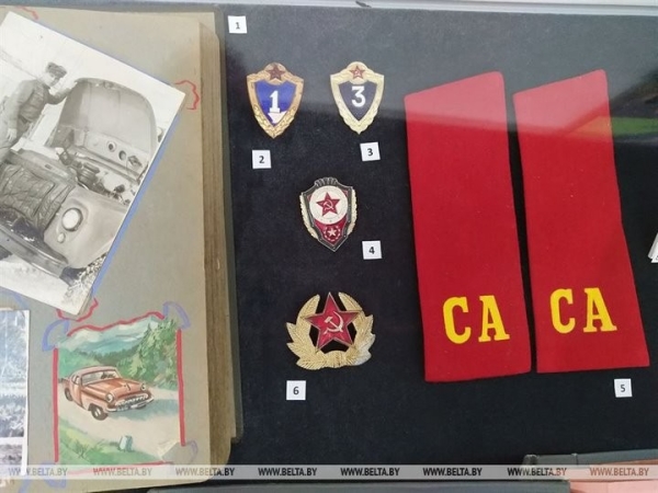 Выставку «Дембельский альбом» презентовали в Бресте Выставку «Дембельский альбом» презентовали в Бресте