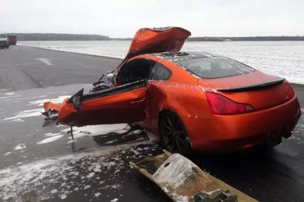 Водитель Infiniti обгонял на скорости 156 км/ч и влетел во встречный Volkswagen