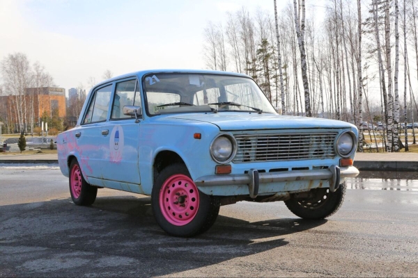 «Комфорта нет, это чистый "корч"». Посмотрите, на чем ездят белоруски, участвующие в автосостязаниях