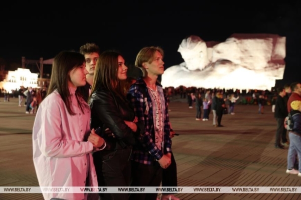 Было очень красиво! Сегодняшний салют в Бресте. Фото и видео Было очень красиво! Сегодняшний салют в Бресте. Фото и видео