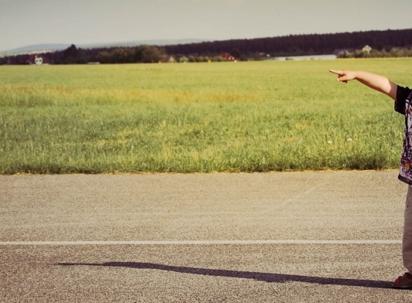 Школьник из Кобрина запомнил машину курьера, который забрал $2 тысячи у пенсионерки