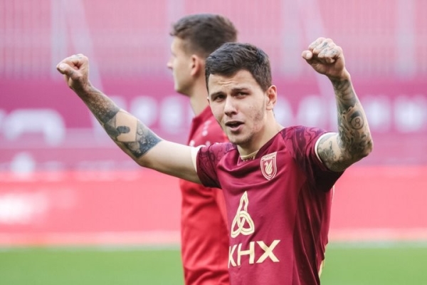 Белорусского футболиста остановили в России с 200 неоплаченными штрафами Белорусского футболиста остановили в России с 200 неоплаченными штрафами