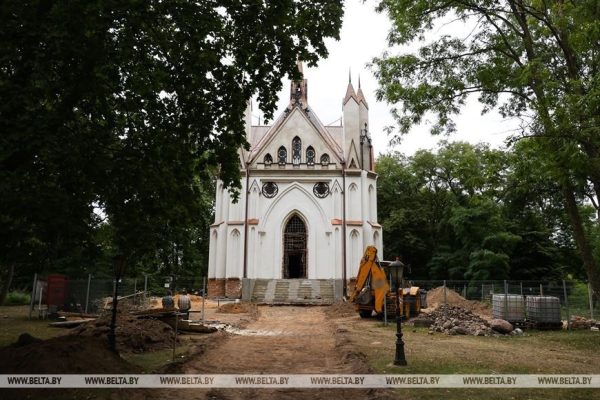 Реставрация каплицы-усыпальницы рода Ожешко в Дрогичинском районе вызывает интерес у туристов Реставрация каплицы-усыпальницы рода Ожешко в Дрогичинском районе вызывает интерес у туристов