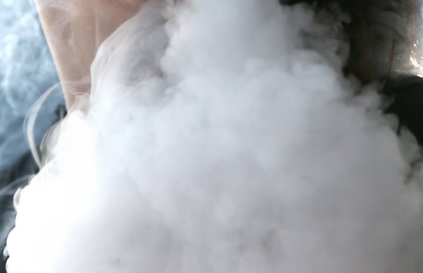 Курение довело троих подростков до... уголовного дела