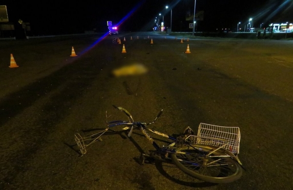 Восемь лет колонии присудили водителю, который пьяным сбил велосипедиста и сжег свой Mitsubishi в кукурузном поле