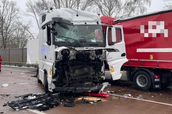 В Германии белорус пострадал в ДТП с тремя грузовиками В Германии белорус пострадал в ДТП с тремя грузовиками